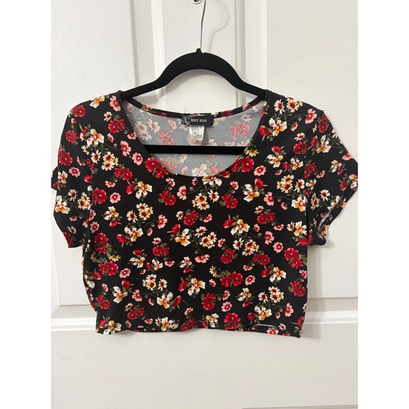 MRT 1030 Tops - MRT 1030 | Floral Short Sleeve Crop Top | XL || Black Red|